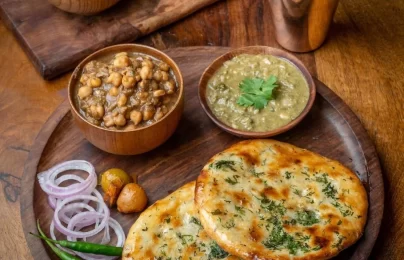 Amritsari Kulcha with chick peas